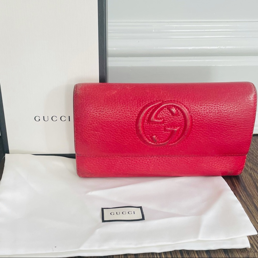Authentic $795 GG GUCCI Pebbled Calfskin Soho Continental Wallet Clutch Red
